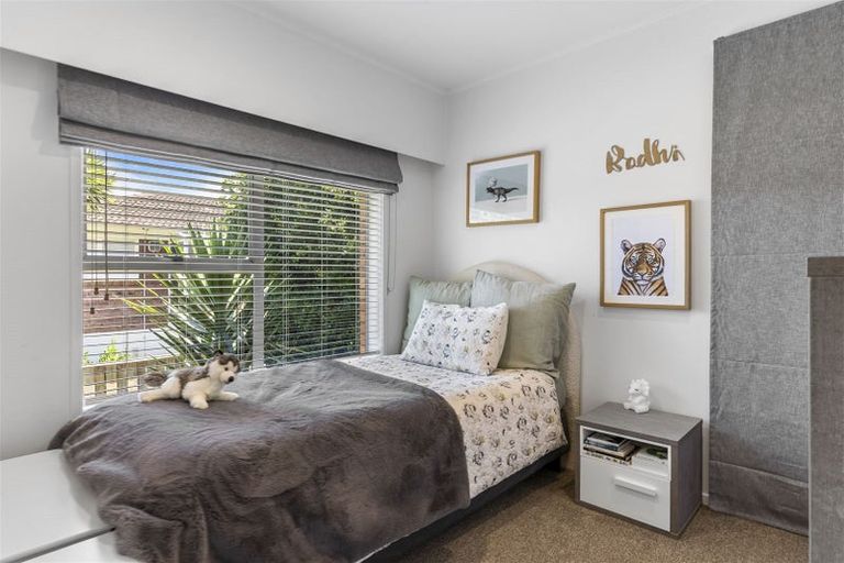 Photo of property in 3/9 Roberts Avenue, Bayswater, Auckland, 0622