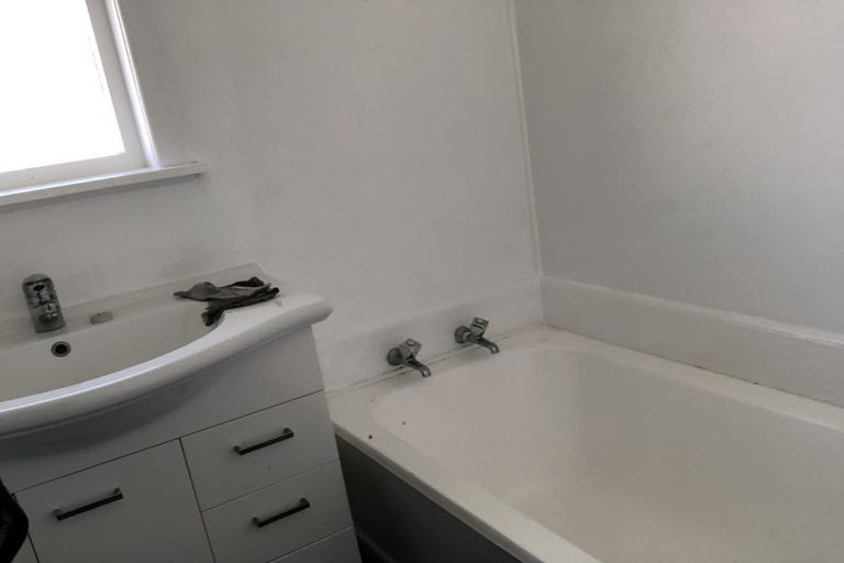 Photo of property in 1 Surrey Street, Manurewa, Auckland, 2102