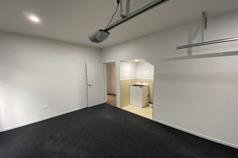 Photo of property in 1 Nagra Lane, Papakura, 2110