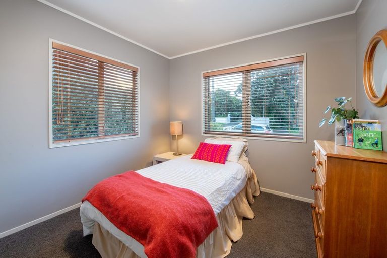 Photo of property in 27 Ocean View Road, Milford, Auckland, 0620