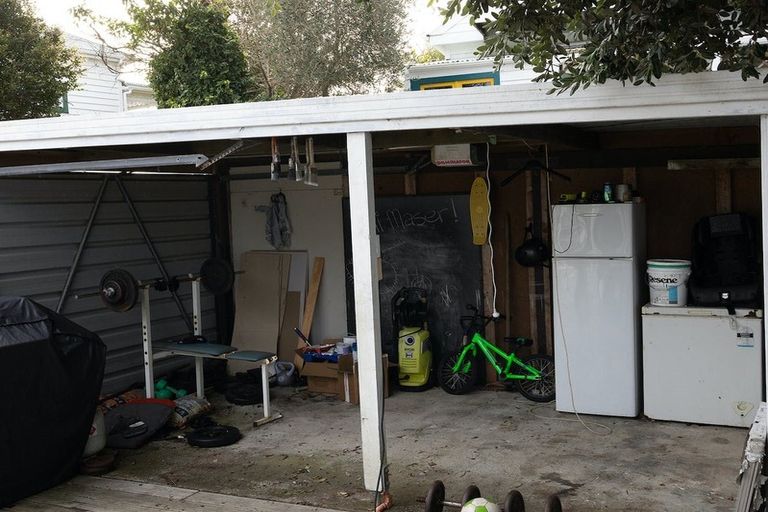 Photo of property in 1/27 Huka Road, Birkenhead, Auckland, 0626