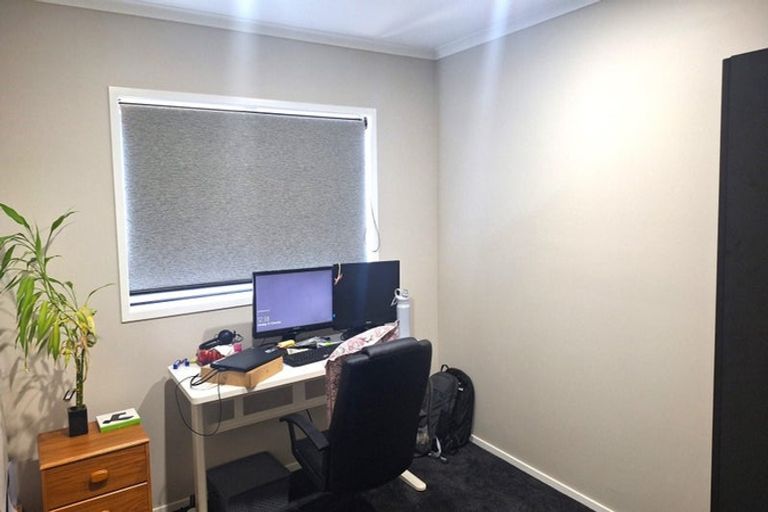 Photo of property in 22 Te Kaeaea Crescent, Wallaceville, Upper Hutt, 5018