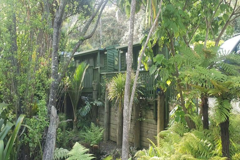 Photo of property in 279 Motutara Road, Muriwai, Waimauku, 0881