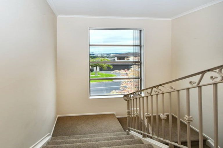 Photo of property in 36 Leburn Crescent, Flat Bush, Auckland, 2016