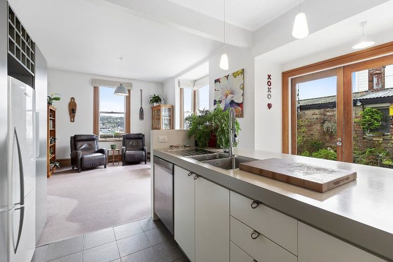 Photo of property in 51 Scarborough Terrace, Mount Victoria, Wellington, 6011