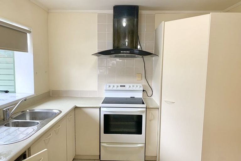 Photo of property in 5 Millstream Drive, Henderson, Auckland, 0610