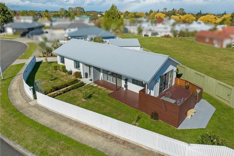 Photo of property in 3 Wescombe Grove, Feilding, 4702