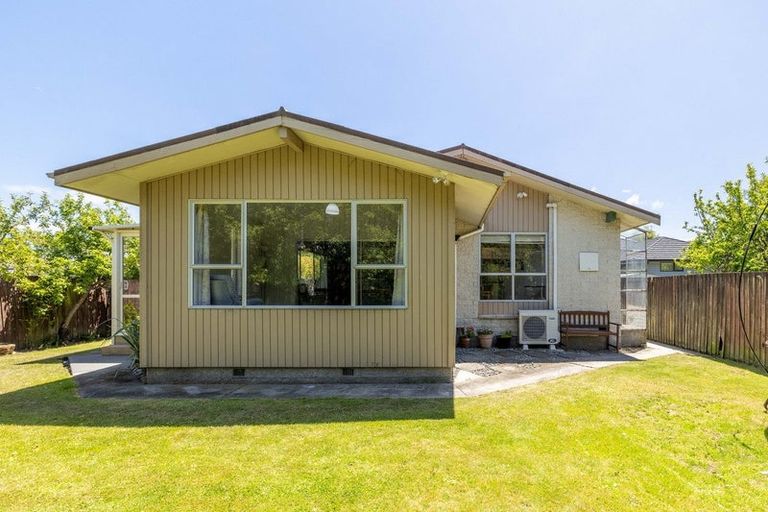 Photo of property in 2/272 Centaurus Road, Hillsborough, Christchurch, 8022