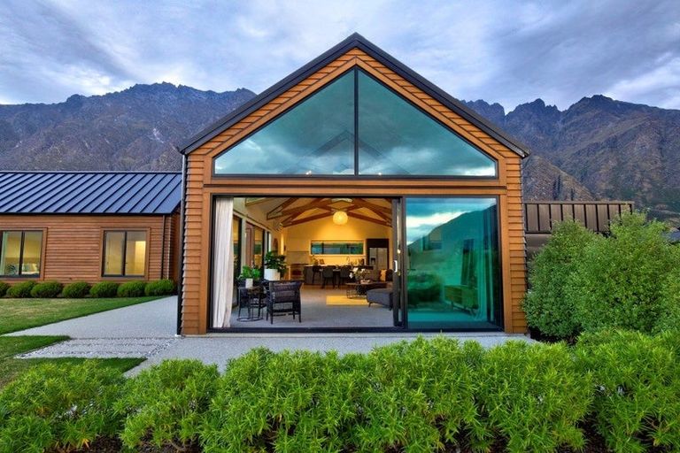 Photo of property in 1 Glenfiddich Road, Jacks Point, Queenstown, 9371