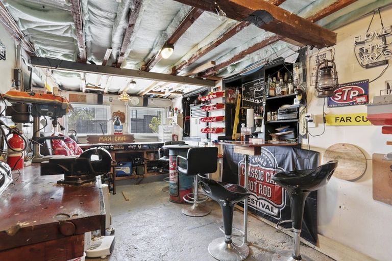 Photo of property in 86 Colwill Road, Massey, Auckland, 0614