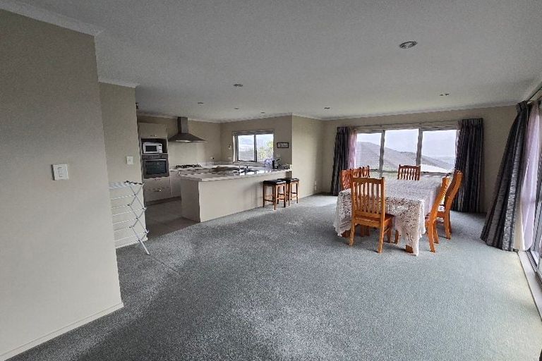 Photo of property in 22 Seamount Drive, Red Beach, 0932