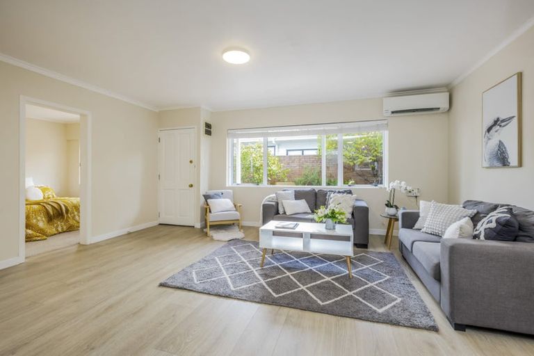 Photo of property in 2/19 Milton Road, Orewa, 0931