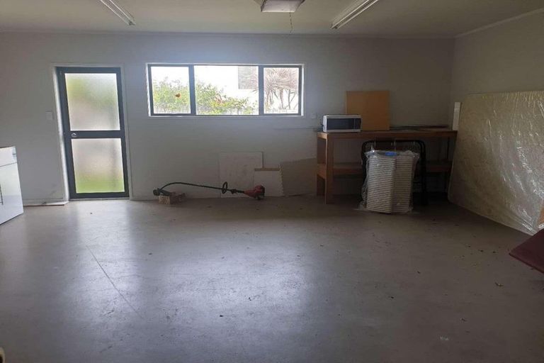 Photo of property in 2/60 Orangewood Drive, Northpark, Auckland, 2013