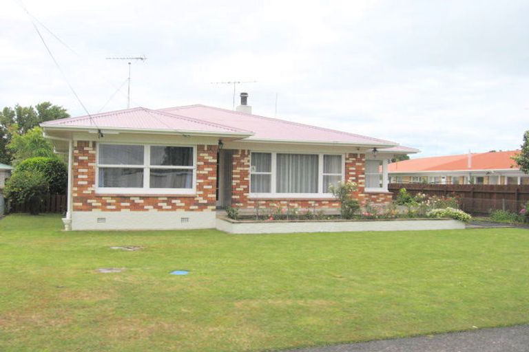Photo of property in 13 Royston Street, Rosehill, Papakura, 2113