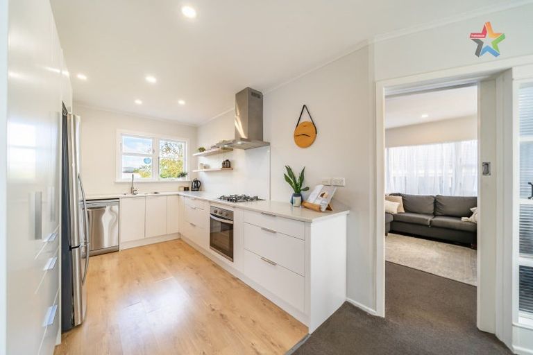 Photo of property in 33 Russell Road, Wainuiomata, Lower Hutt, 5014