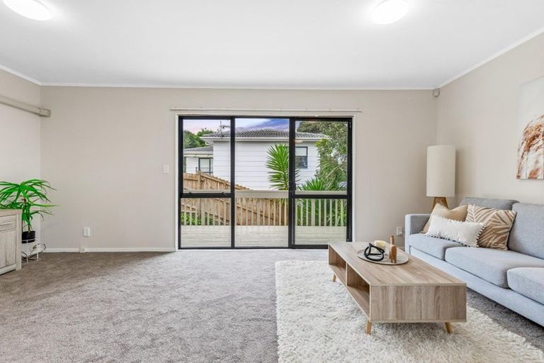 Photo of property in 3 Fernhaven Place, Massey, Auckland, 0614