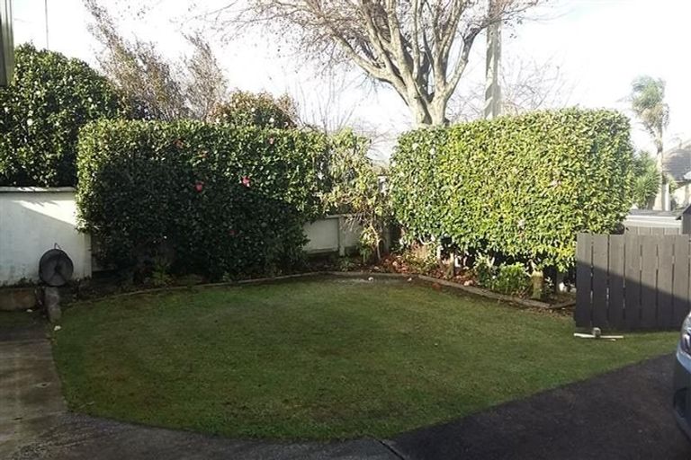 Photo of property in 2/14 Settlement Road, Papakura, 2110