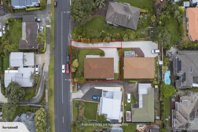 Photo of property in 1/489 Beach Road, Murrays Bay, Auckland, 0630