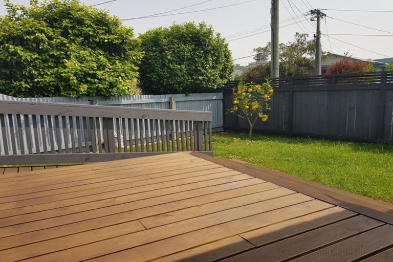 Photo of property in 20 Holyoake Crescent, Avalon, Lower Hutt, 5011