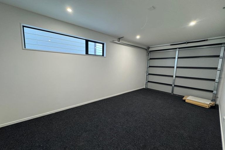Photo of property in 4/90 Picasso Drive, West Harbour, Auckland, 0618