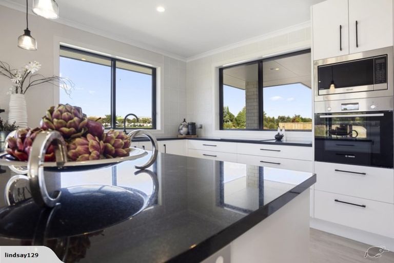 Photo of property in 2 Mural Drive, Katikati, 3129