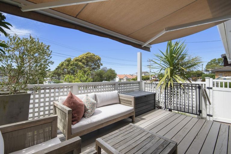 Photo of property in 2/26 Corunna Road, Milford, Auckland, 0620