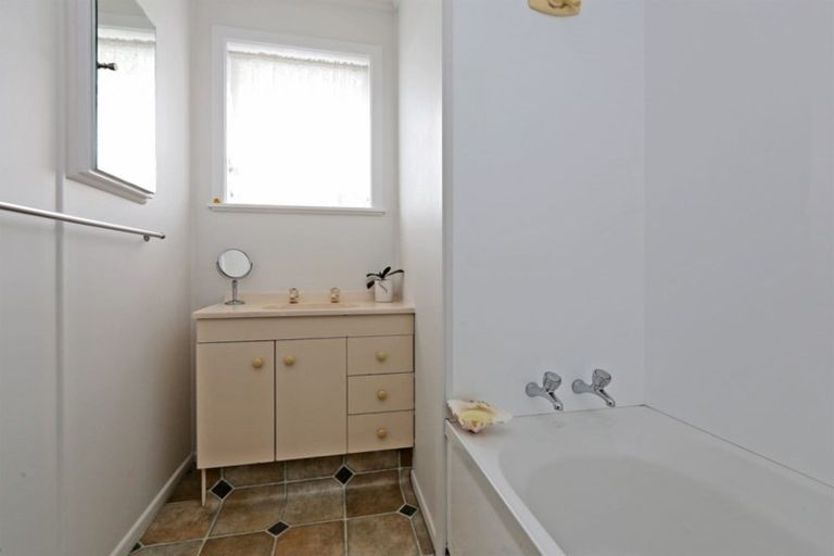 Photo of property in 32 Rata Street, Taradale, Napier, 4112