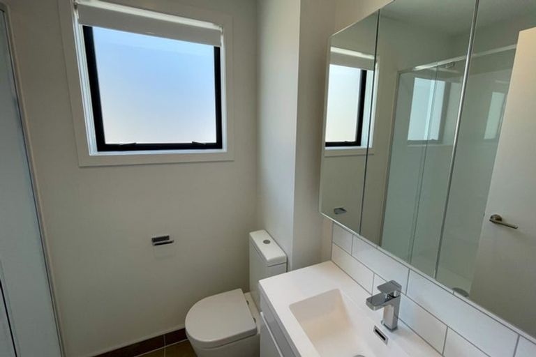 Photo of property in 13 Whanui Place, Mangere Bridge, Auckland, 2022