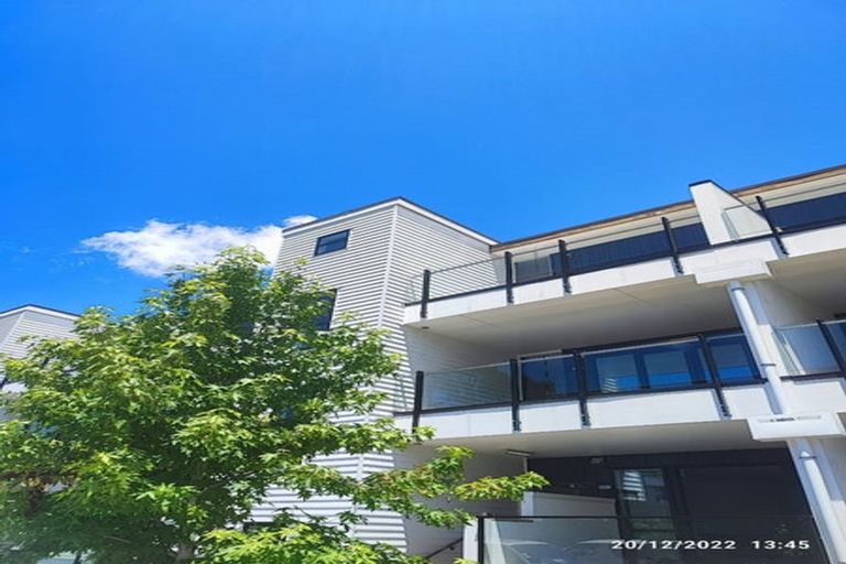 Photo of property in 7/11 Carlos Drive, Flat Bush, Auckland, 2016