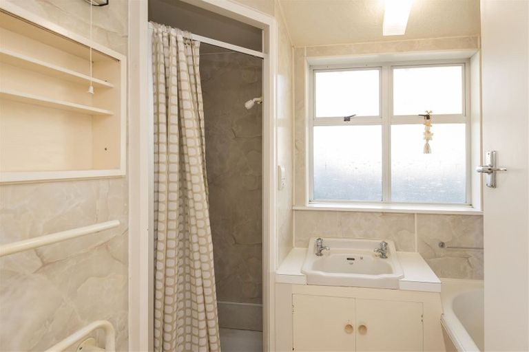 Photo of property in 2/21 Wakatu Avenue, Moncks Bay, Christchurch, 8081