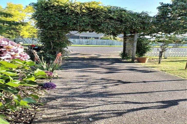 Photo of property in 11 Darlington Street, Ngatea, 3503