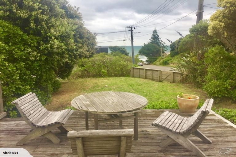 Photo of property in 36 Aperahama Street, Paekakariki, 5034