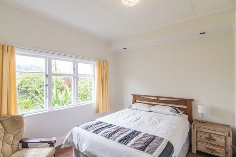 Photo of property in 299 Te Moana Road, Waikanae, 5036