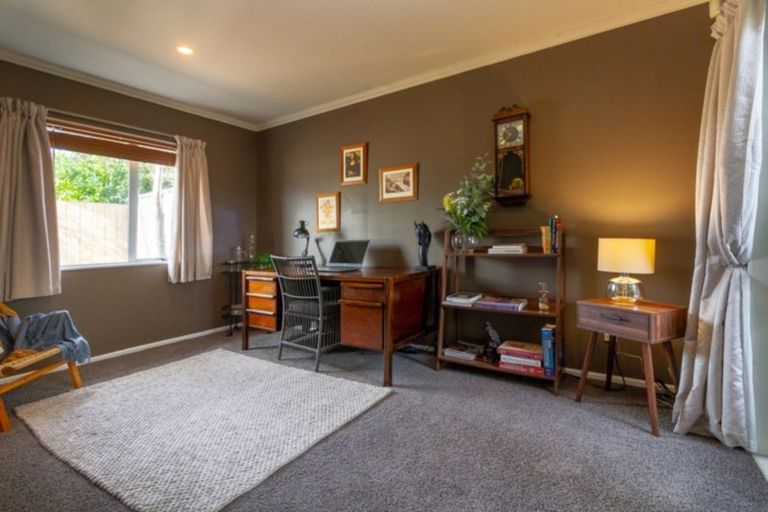 Photo of property in 174 Schnell Drive, Kelvin Grove, Palmerston North, 4414