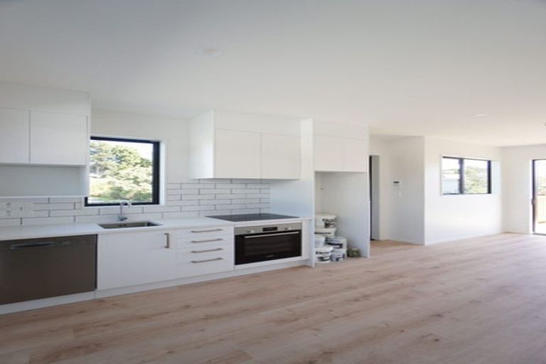 Photo of property in 1/22 Takapu Street, Henderson, Auckland, 0612