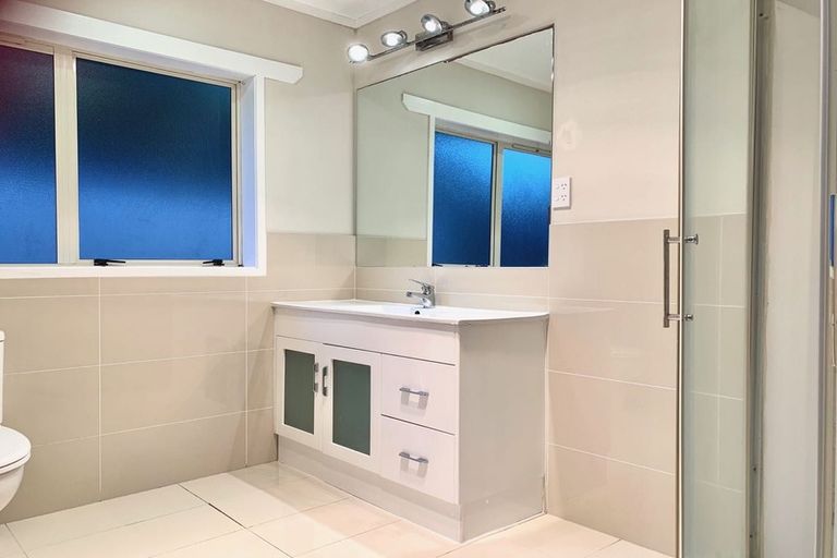 Photo of property in 2/11 Taiko Court, Northpark, Auckland, 2013