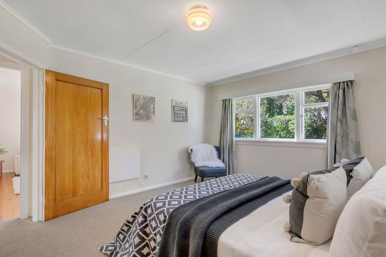 Photo of property in 9 Chester Road, Tawa, Wellington, 5028