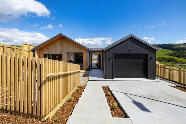 Photo of property in 102 Omahina Street, Raglan, 3225