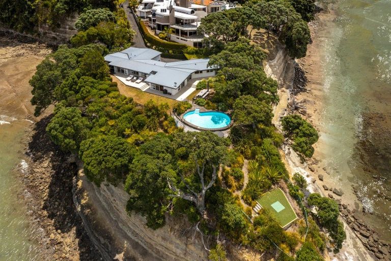 Photo of property in 62 Sharon Road, Waiake, Auckland, 0630