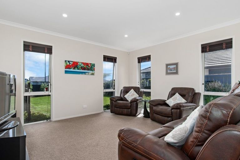 Photo of property in 77 Sandhurst Drive, Papamoa Beach, Papamoa, 3118