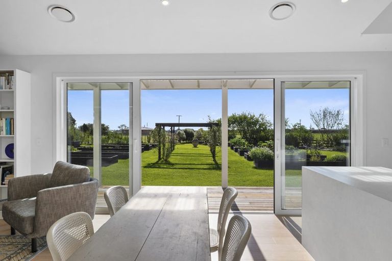 Photo of property in 130 Cross Road, Lepperton, New Plymouth, 4373