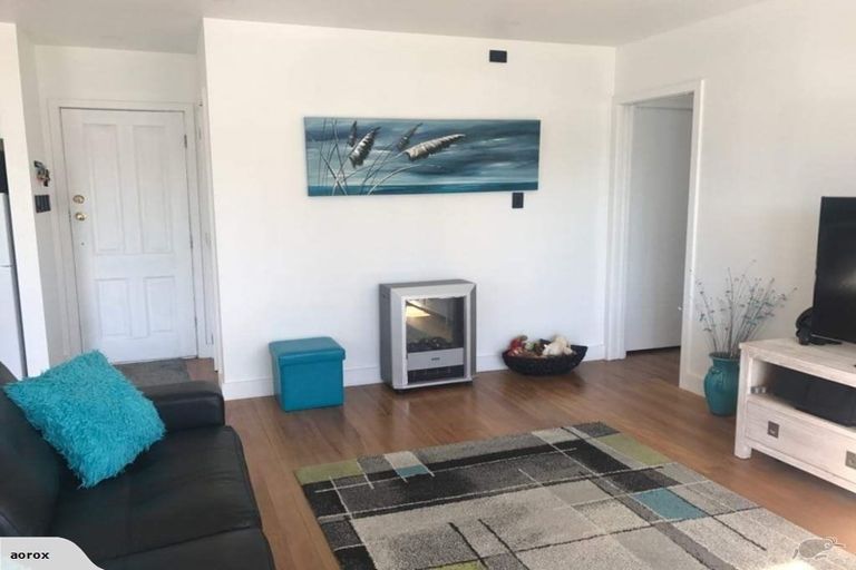 Photo of property in 6 Kiwi Esplanade, Mangere Bridge, Auckland, 2022