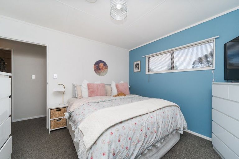 Photo of property in 99 Hillcrest Drive, Kelvin Grove, Palmerston North, 4414