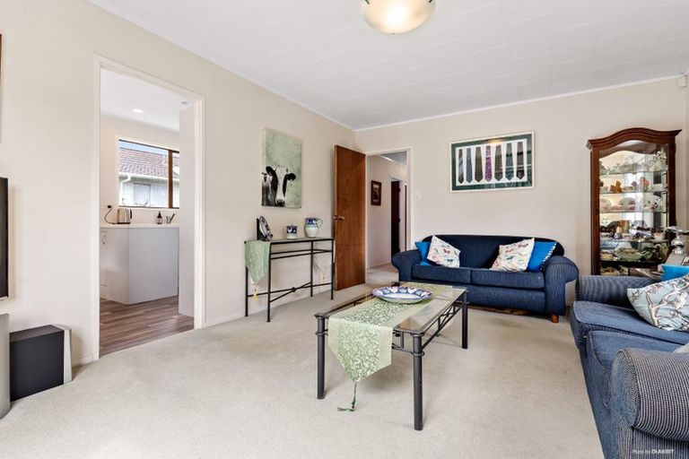 Photo of property in 34 Spinella Drive, Bayview, Auckland, 0629