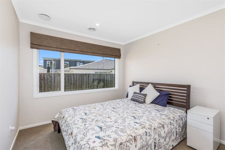 Photo of property in 17 Waitaria Terrace, Aotea, Porirua, 5024