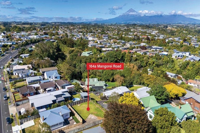 Photo of property in 164a Mangorei Road, Merrilands, New Plymouth, 4312