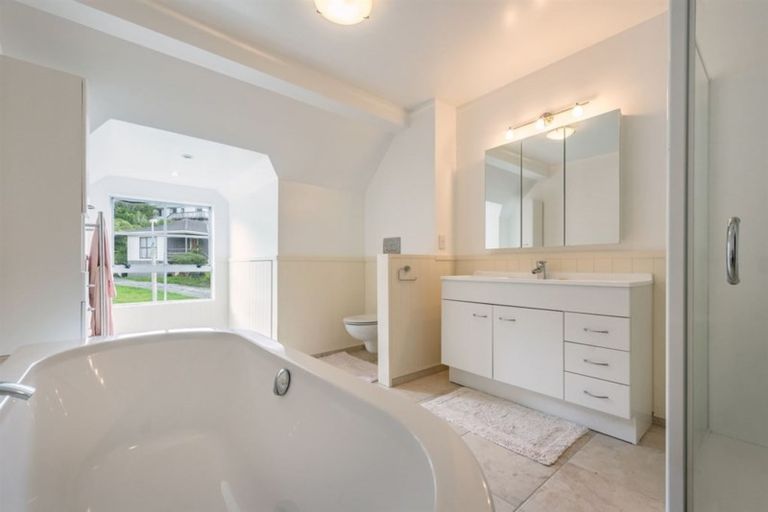 Photo of property in 95-97 Percy Dyett Drive, Karori, Wellington, 6012