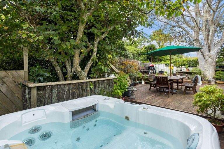 Photo of property in 50 Wai-iti Crescent, Woburn, Lower Hutt, 5010