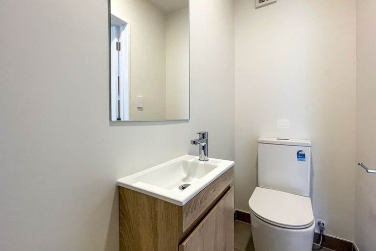 Photo of property in 57d Edmonton Road, Henderson, Auckland, 0612