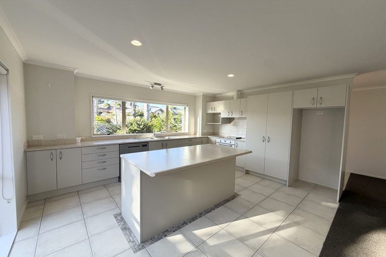 Photo of property in 27 Red Hibiscus Road, Stanmore Bay, Whangaparaoa, 0932